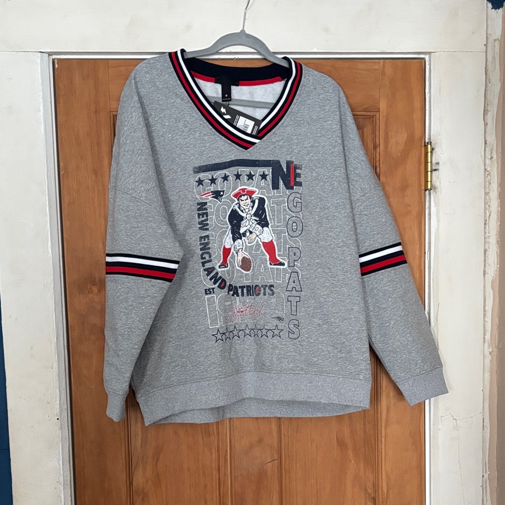 Patriots V-Neck Gray Sweatshirt